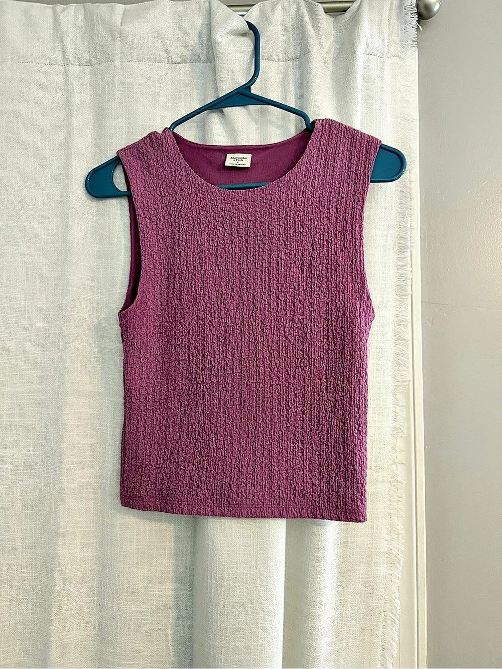 Abercrombie & Fitch Textured Sleeveless Tank in Purple Like New